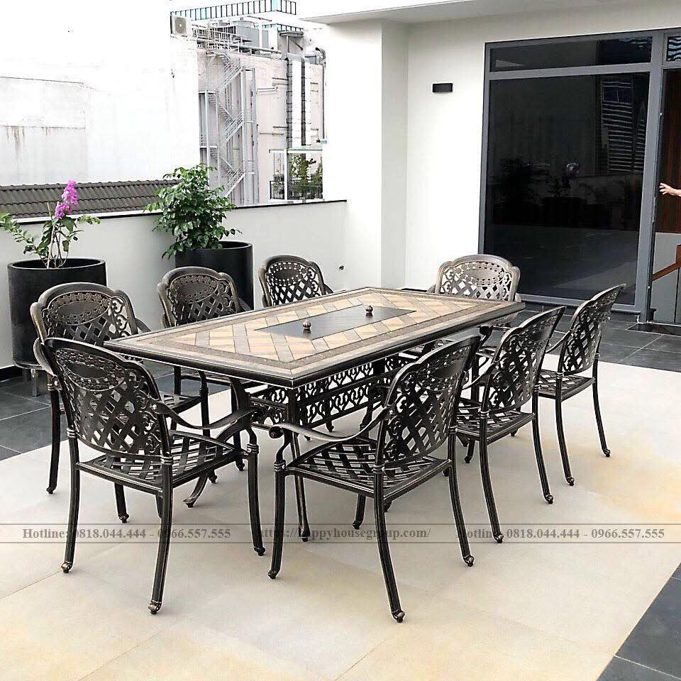 Các mẫu bàn mặt đá được ưa chuộng nhờ vẻ đẹp tinh tế, không kém phần sang trọng so với những bàn mặt hoa văn nhôm