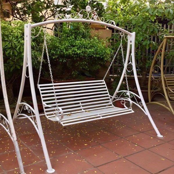 5 mẫu bàn ghế xích đu ngoài trời được yêu thích nhất hiện nay
