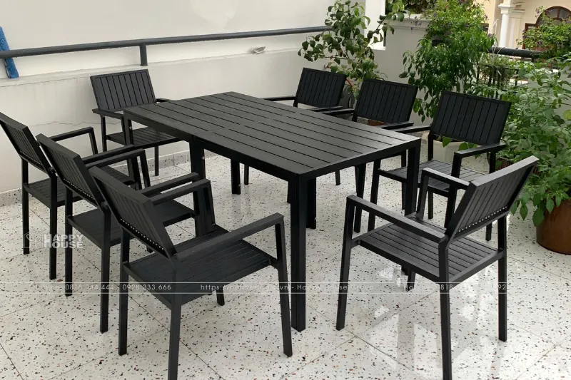 Bàn ghế sân vườn Đẳng Cấp - Bí quyết tạo Không Gian Sống Ngoài Trời Sang Trọng 2025