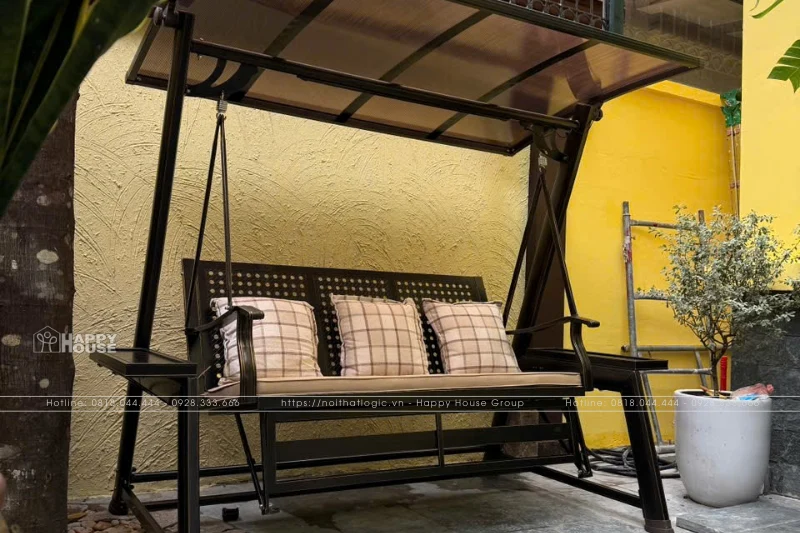 Ghế xích đu sân vườn cao cấp - Món đồ nội thất không thể thiếu năm 2025
