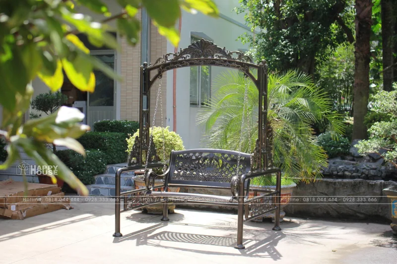 Ghế xích đu sân vườn cao cấp - Món đồ nội thất không thể thiếu năm 2025