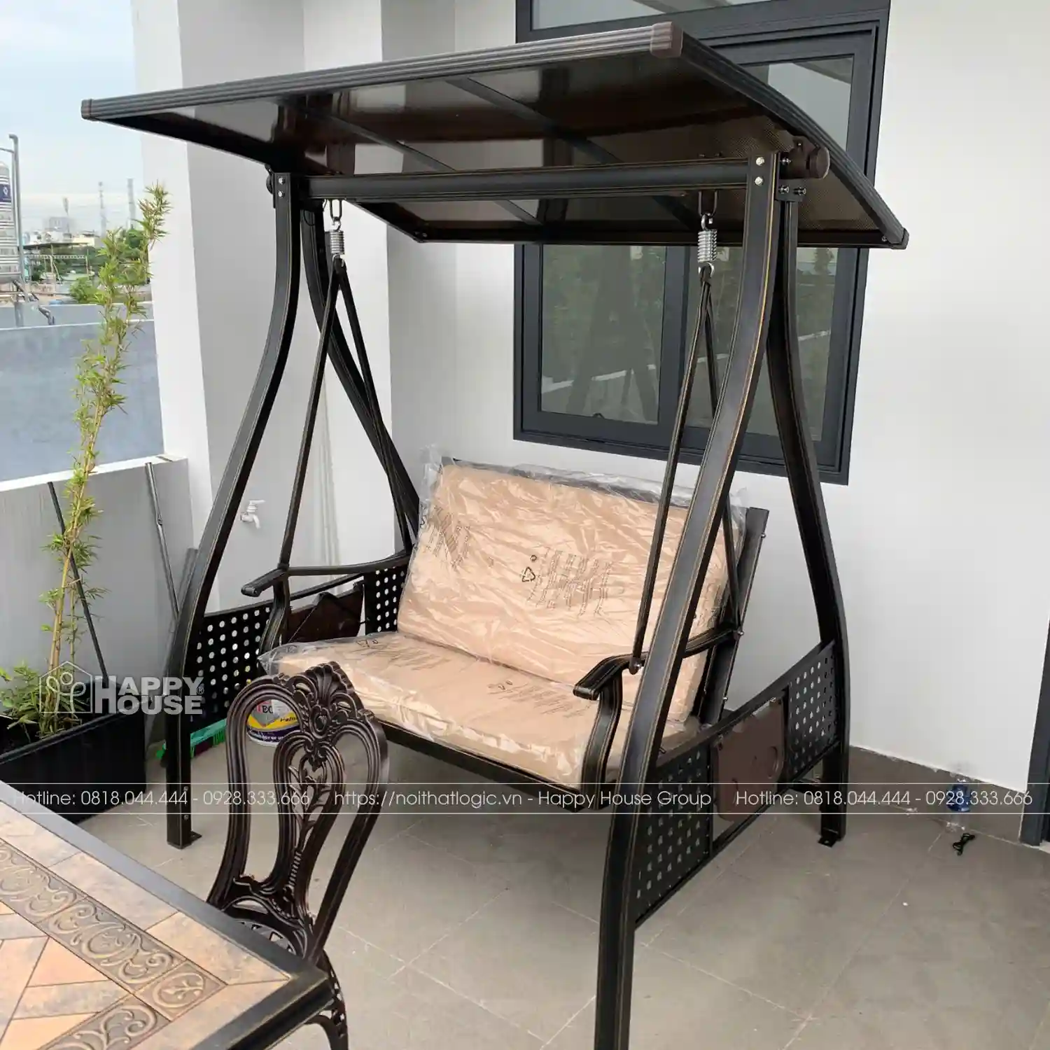 Sân Thượng Tân Cổ Điển Sang Trọng Tại Quận 12