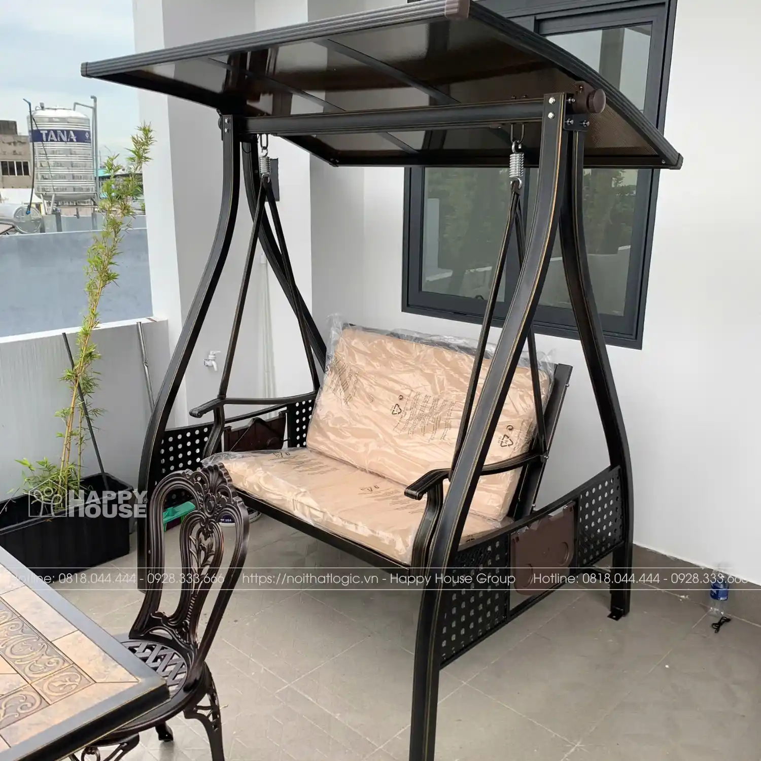 Sân Thượng Tân Cổ Điển Sang Trọng Tại Quận 12