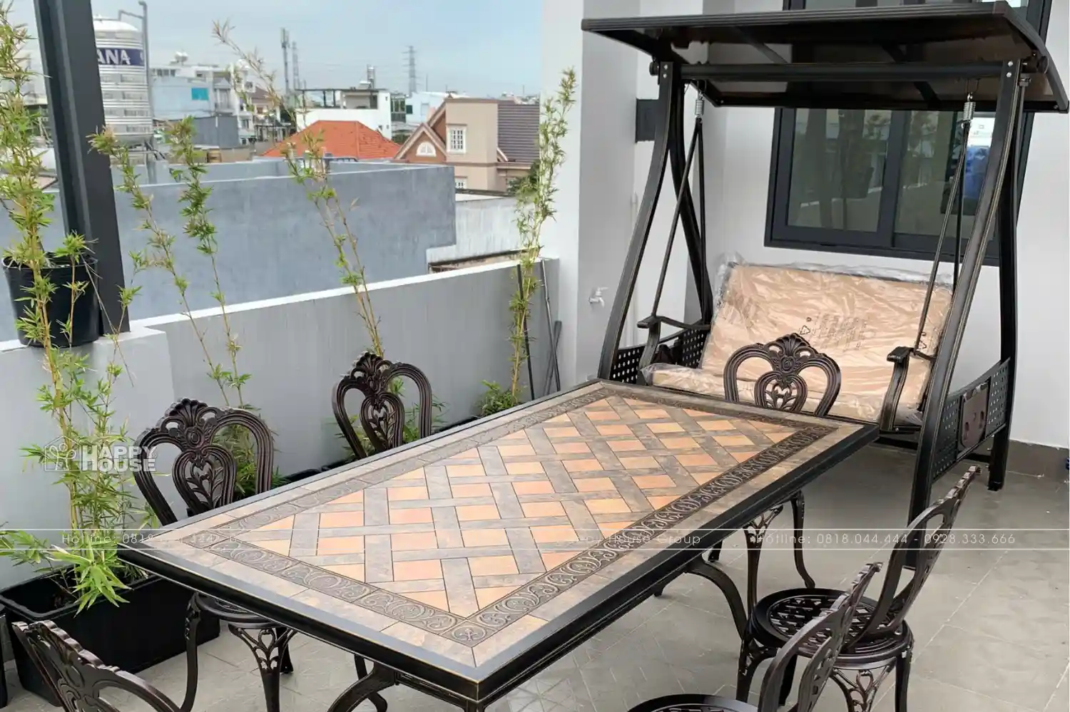 Sân Thượng Tân Cổ Điển Sang Trọng Tại Quận 12