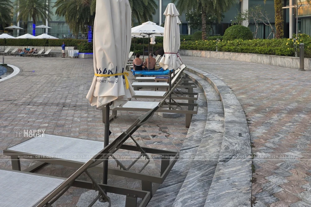 Dự Án Cung Cấp Ghế Hồ Bơi Cao Cấp Tại Khu Nghỉ Dưỡng 5 Sao Radisson Blu Cam Ranh, Khánh Hòa
