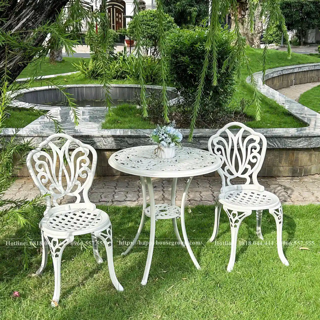 Bộ bàn ghế ban công ND68-2GHSKT màu trắng 2 ghế với thiết kế thanh lịch, phù hợp nhiều không gian ngoại thất