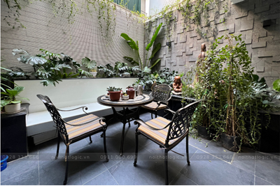 Chia sẻ cách dùng bàn ghế sân vườn đẹp như mới, độ bền cao