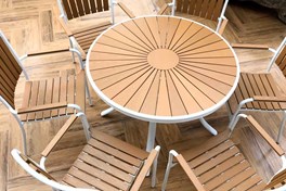 TOP 5 bộ bàn ghế nhựa Composite sân vườn đẹp xu hướng sân vườn 2021