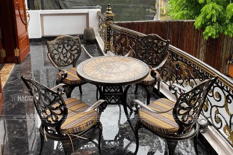 Bàn ghế ngoài trời cao cấp - Điểm nhấn cho không gian sống năm 2025