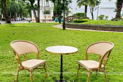 Chọn bàn cafe đúng phong cách: Những mẹo thiết kế không thể bỏ qua