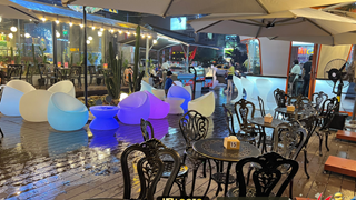 Bàn ghế nhôm đúc tại cafe Phúc Long Quận 1 Sài Gòn